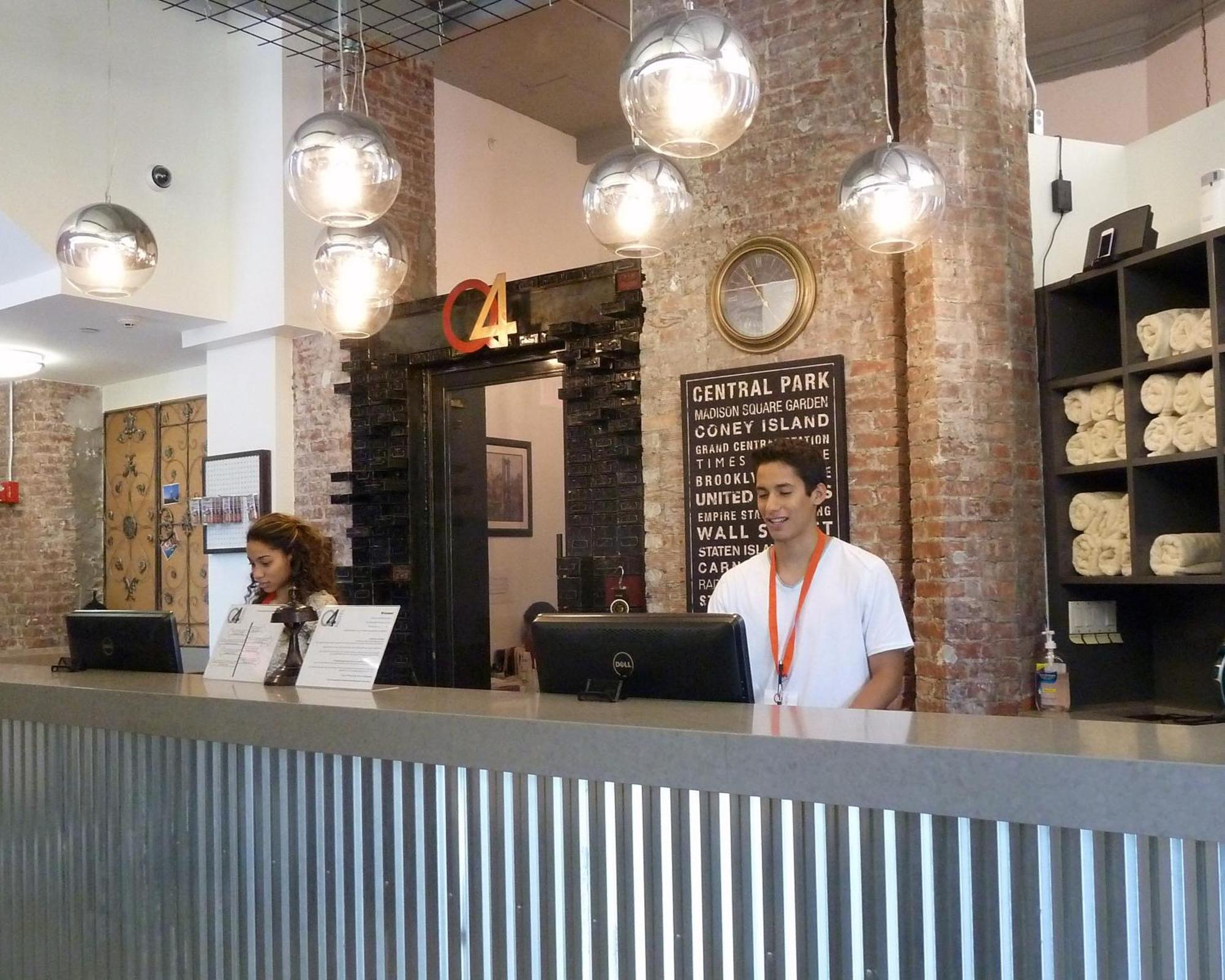 Hostal Q4 And