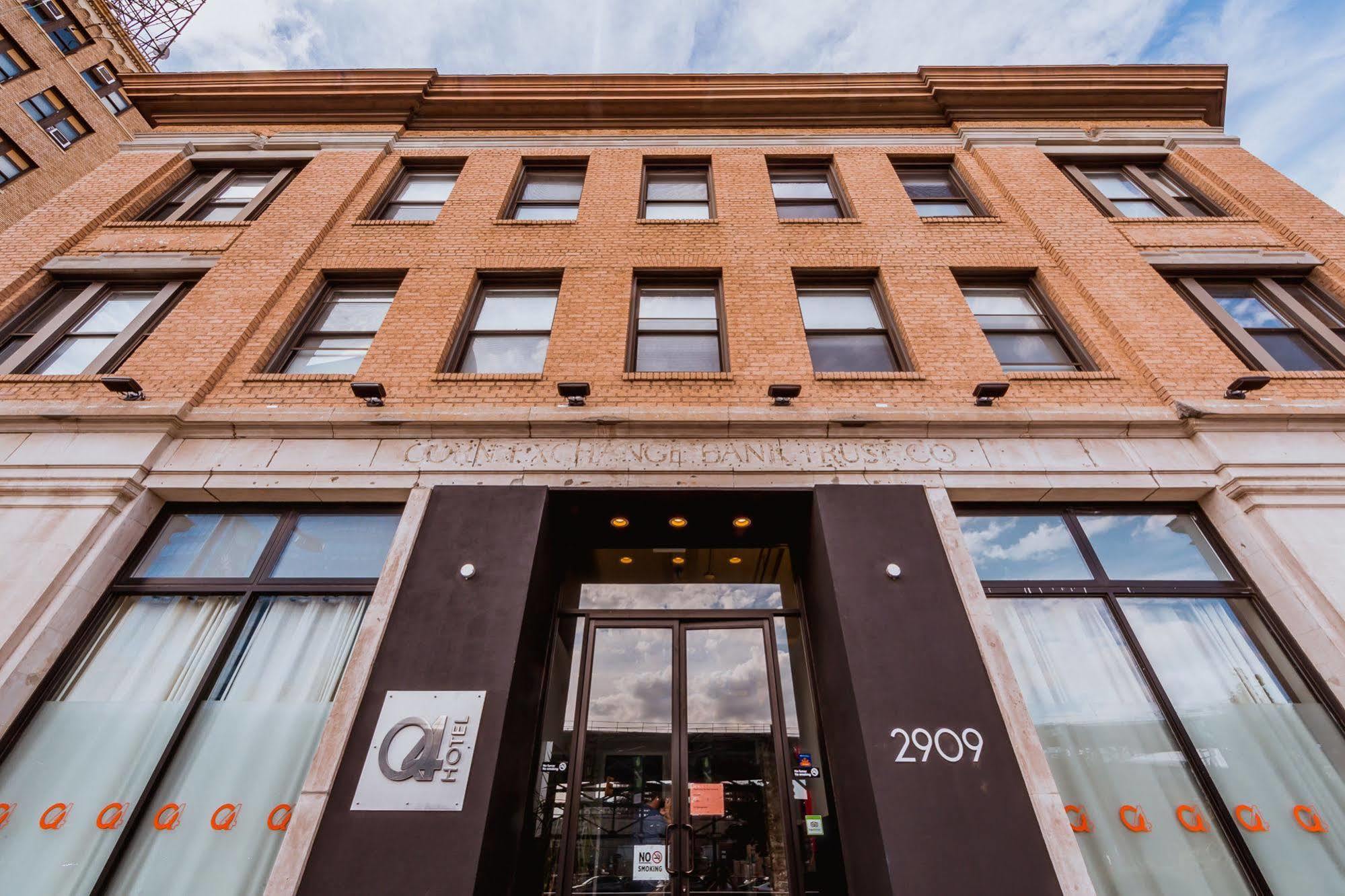 Q4 And Hostal Nueva York