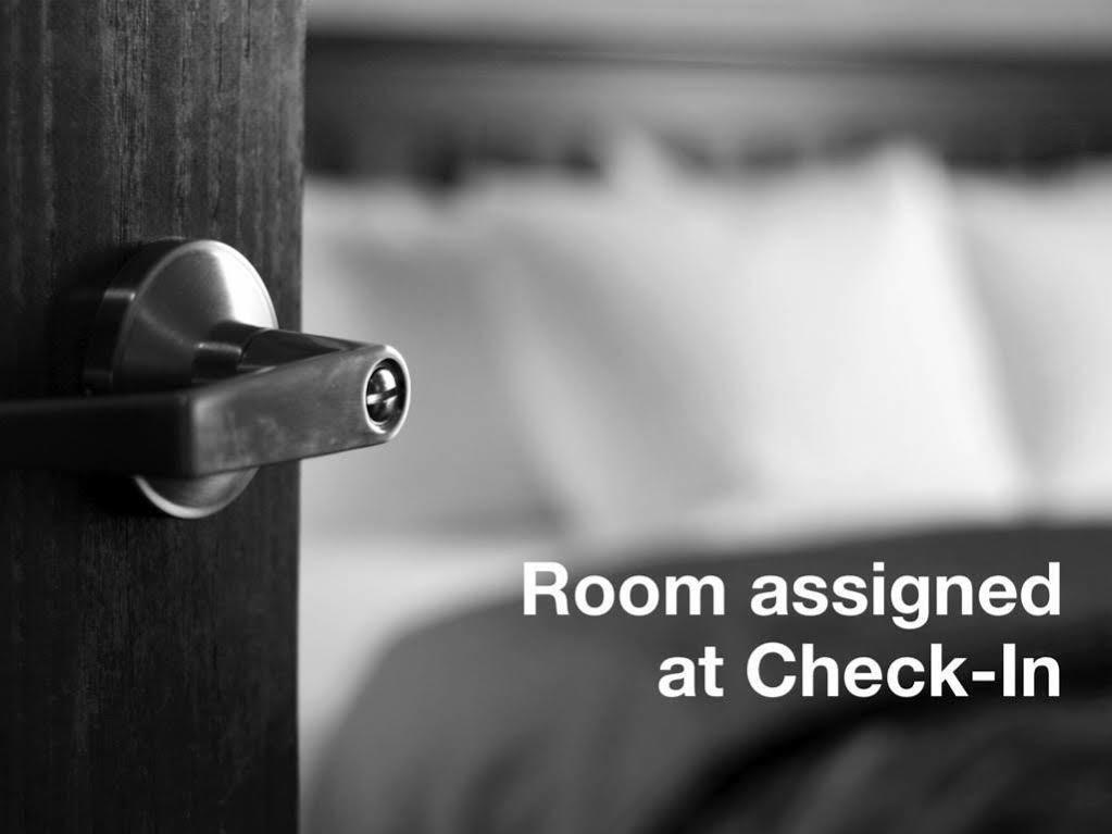Hostal Q4 And